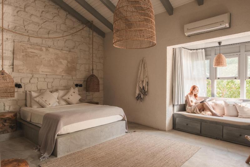 Corner Suite image 1