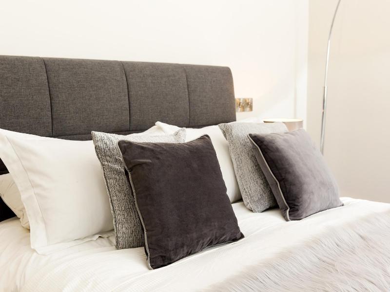 Deluxe Double Room with Bath image 1