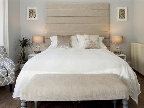 Double or Twin-Classic Ensuite - Disability Access image 4