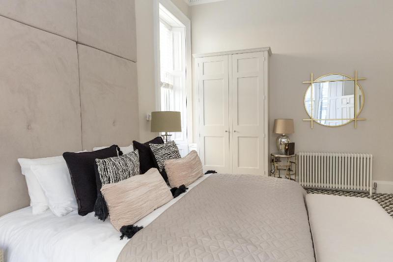 Superior  Double or Twin Room with City View image 2