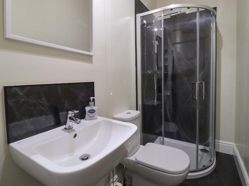 5 Hamilton Terrace - image 7