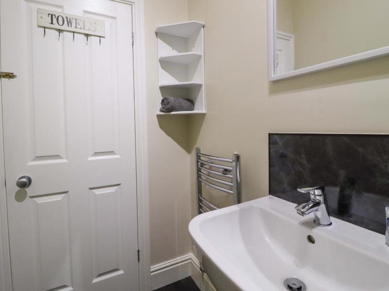 5 Hamilton Terrace - image 23