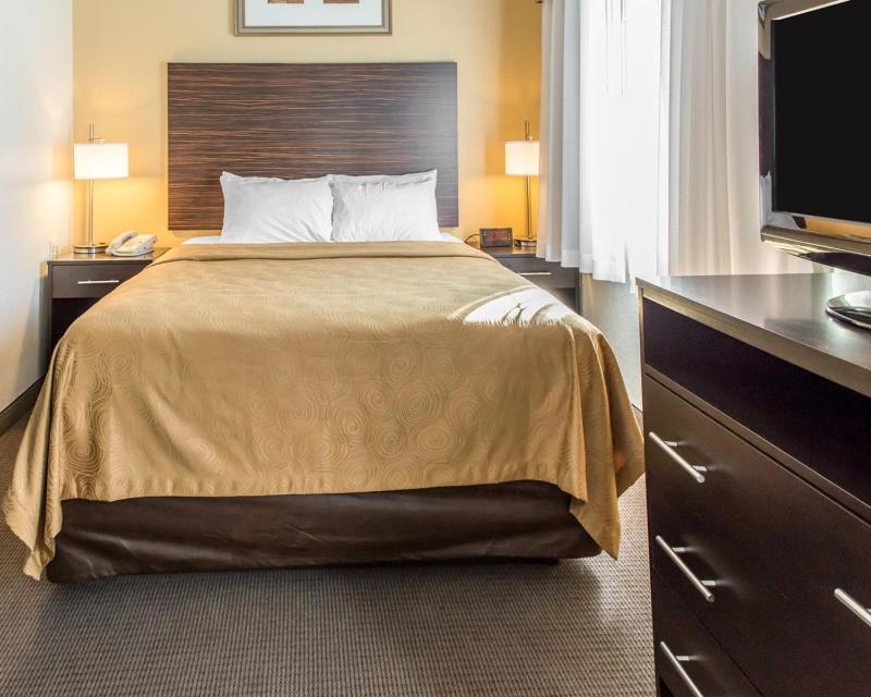 Mainstay Suites Pittsburgh Airport - image 33