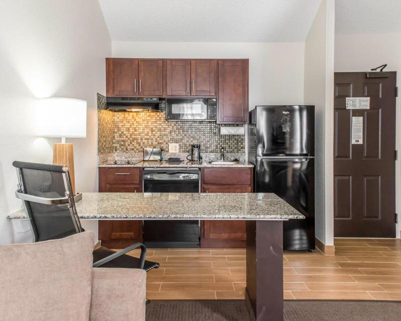 Mainstay Suites Pittsburgh Airport - image 32