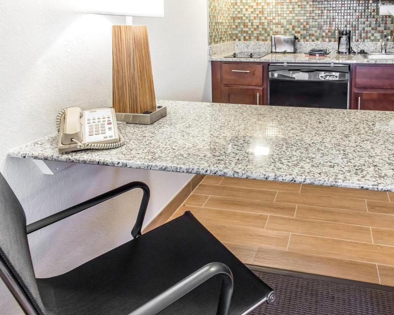 Mainstay Suites Pittsburgh Airport - image 8
