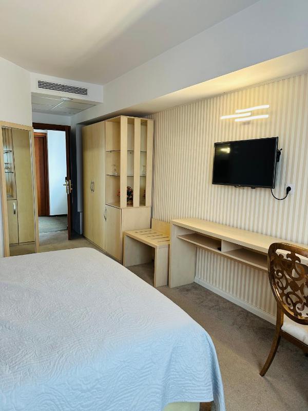 Hotel Plaza - image 23