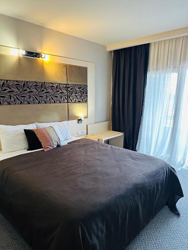 Hotel Plaza - image 21