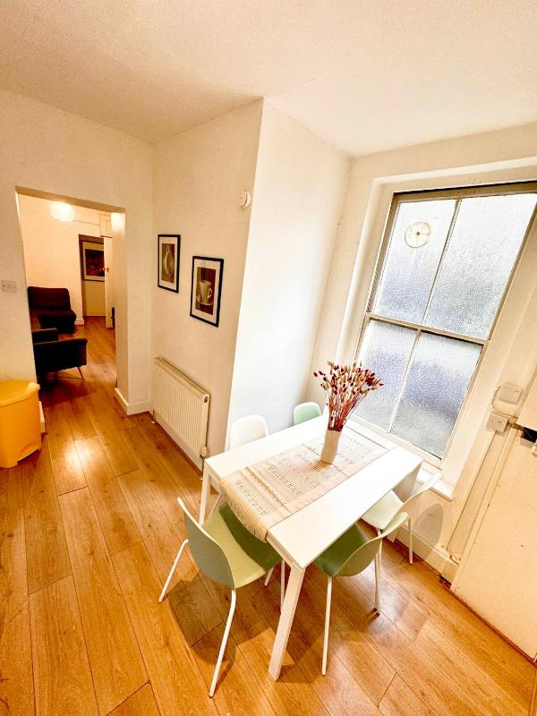 Two-Bedroom Apartment image 4