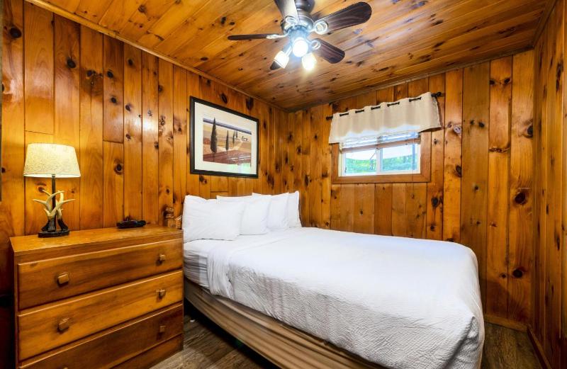 One-Bedroom Cottage image 3