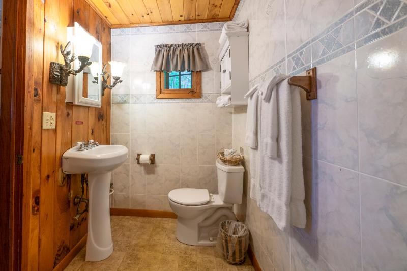 One-Bedroom Cottage image 2
