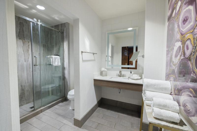 King Suite image 4