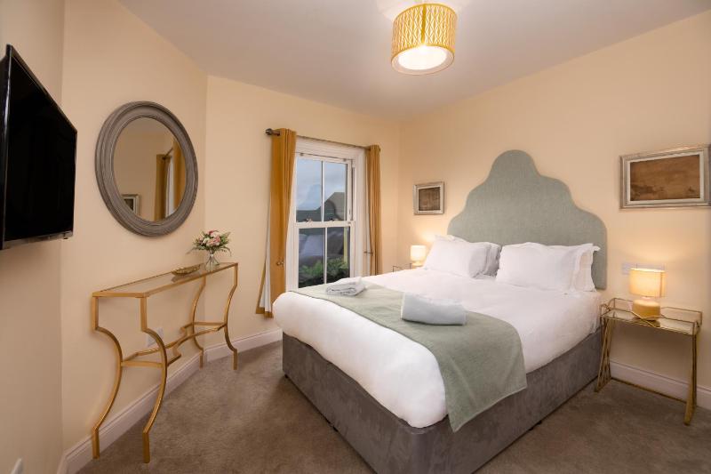 King Room image 2