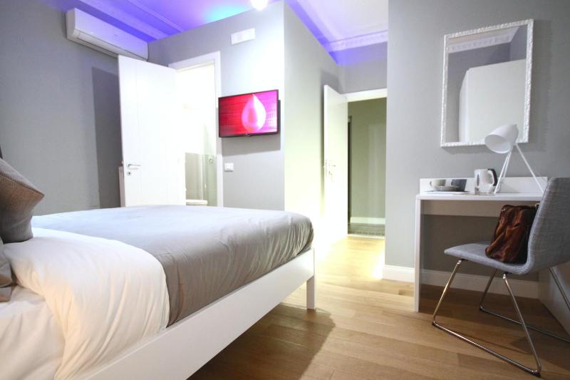 Deluxe Room image 4