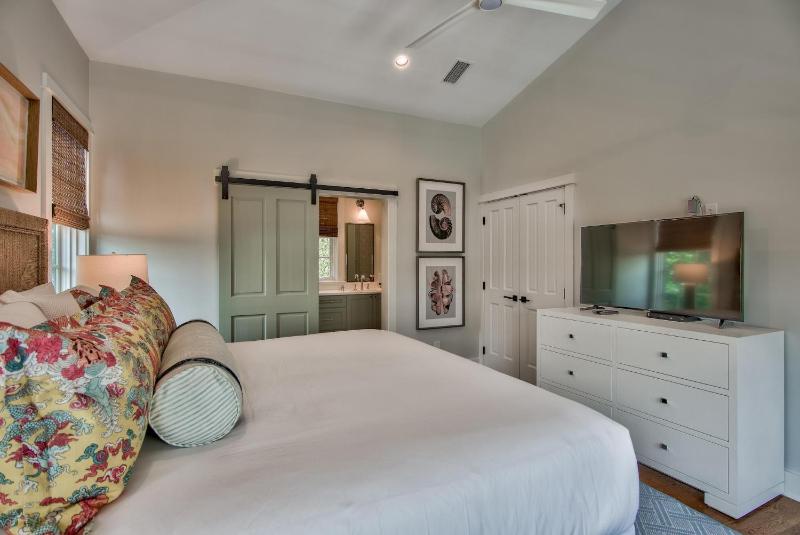 Julia's Cottage - image 36