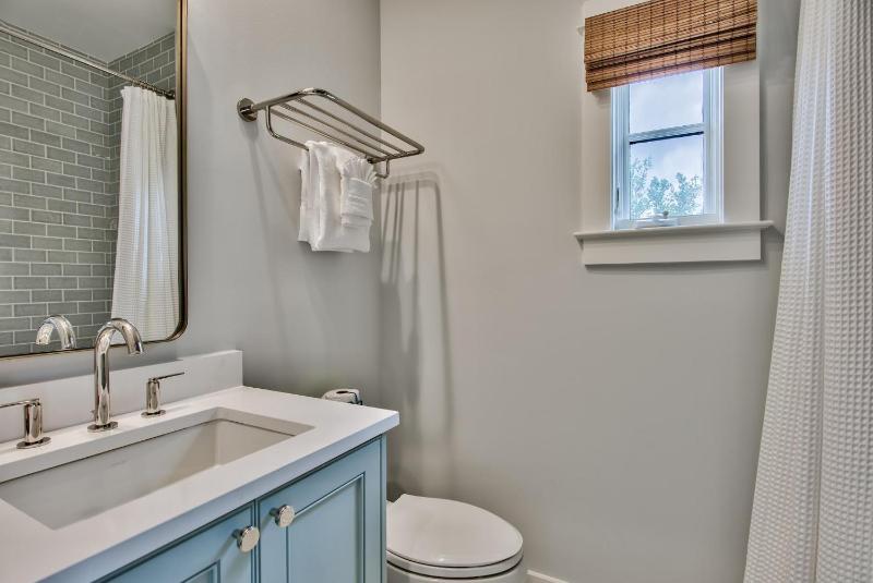 Julia's Cottage - image 23