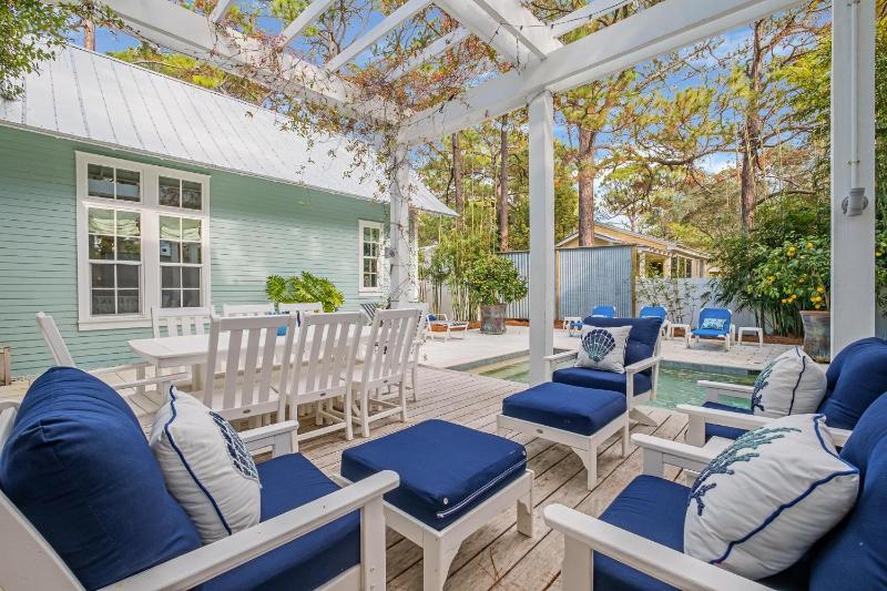 Chalet by the Sea - image 29
