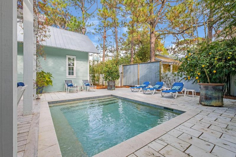 Chalet by the Sea - image 9