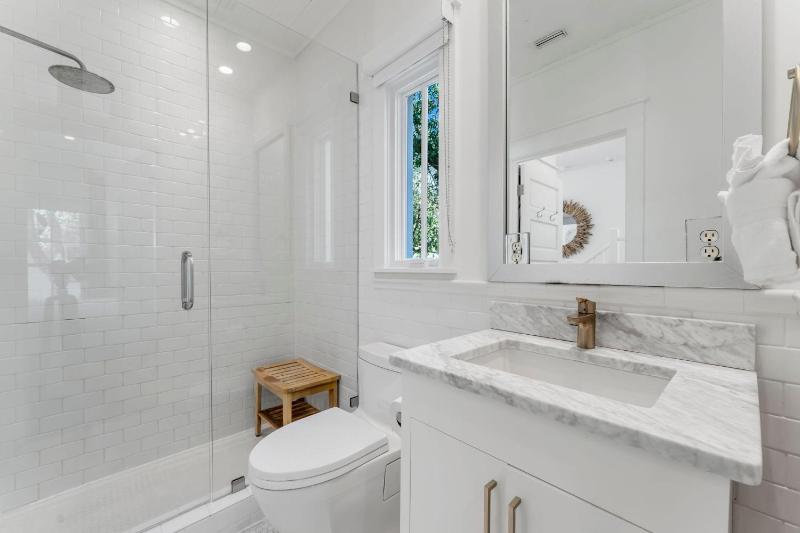 Acqua Cottage & Carriage House - image 20