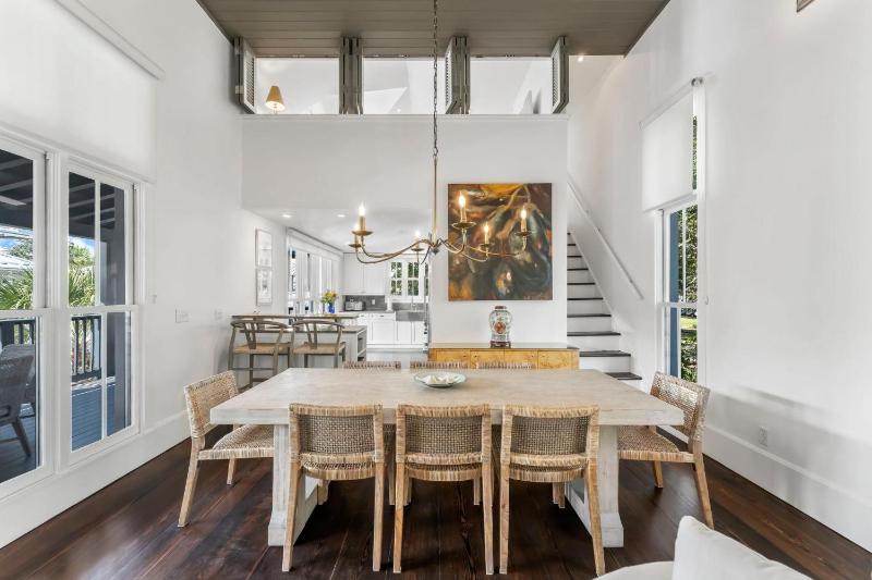 Acqua Cottage & Carriage House - image 25