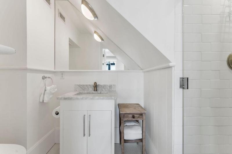 Acqua Cottage & Carriage House - image 30