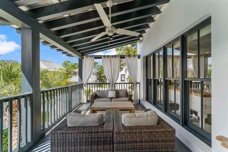 Acqua Cottage & Carriage House - image 44