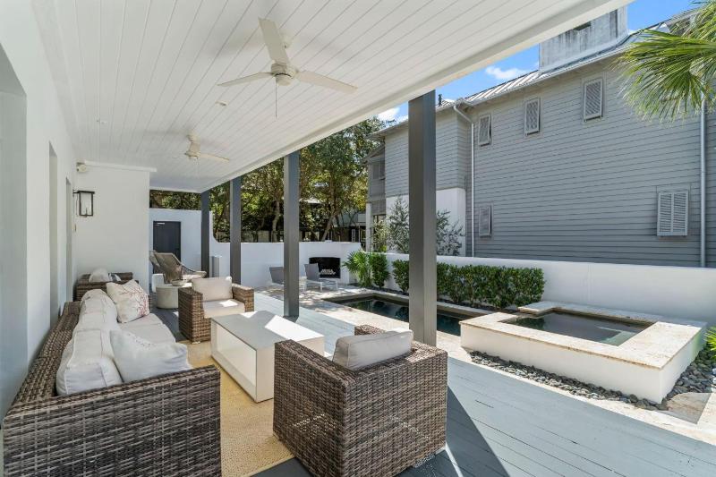 Acqua Cottage & Carriage House - image 37
