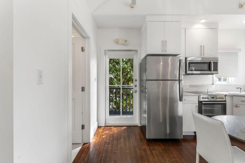 Acqua Cottage & Carriage House - image 17