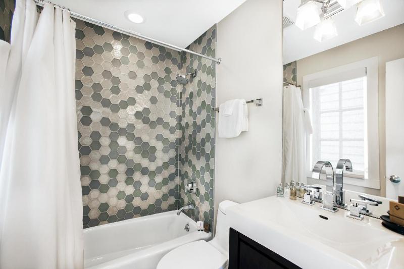 Benoit Carriage House - image 20