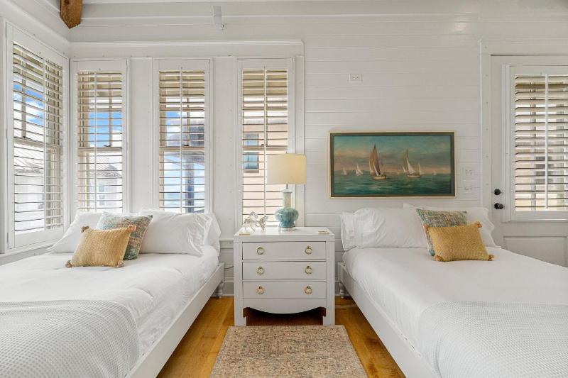 Hope Town Pearl Cottage - image 33