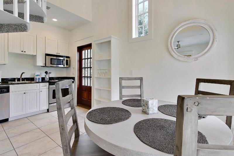 Southern Serenity Carriage House - image 27