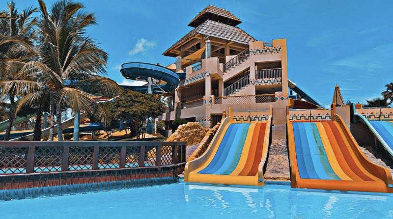 Beachfront Apartment with Pool & Stunning View - image 34