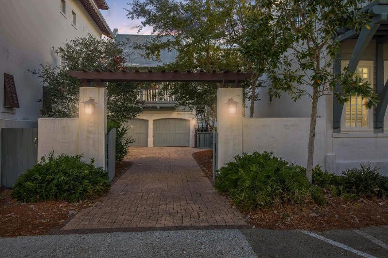 Southern Serenity Cottage - image 23
