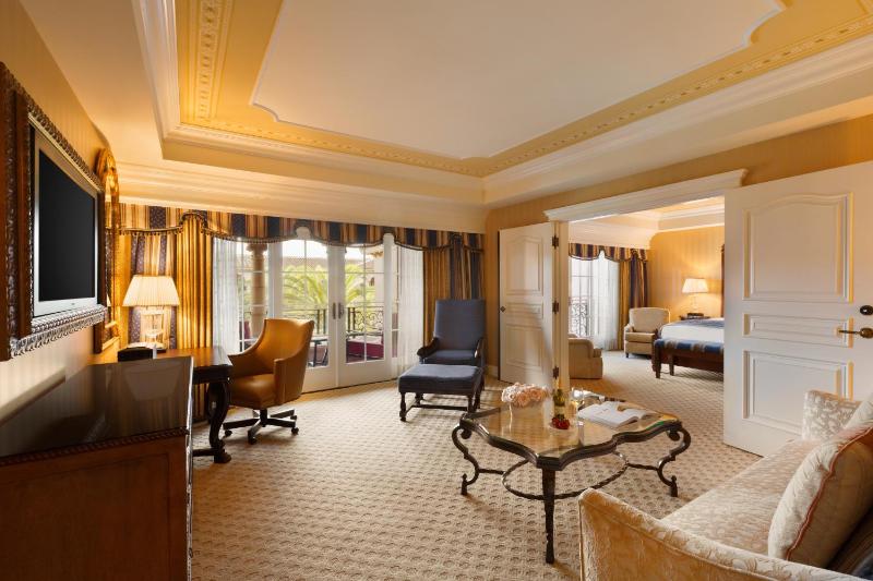Luxury One-Bedroom Suite - Prado Suite image 2