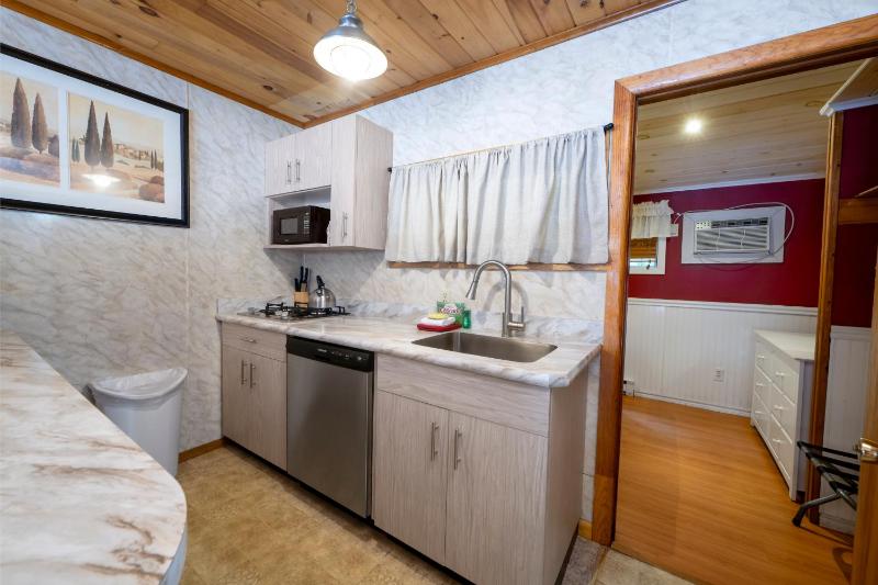 One-Bedroom Suite image 3