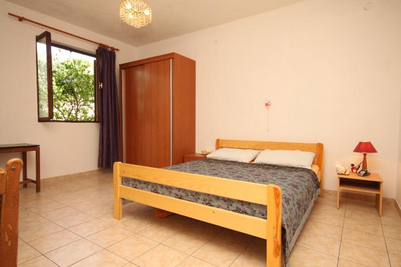 One-Bedroom Apartment with Terrace and Sea View image 1