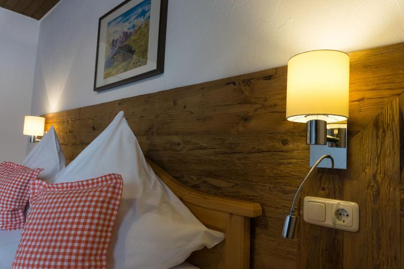 Double Room with Garden View image 3