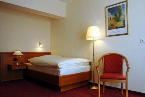 Economy Single Room image 4