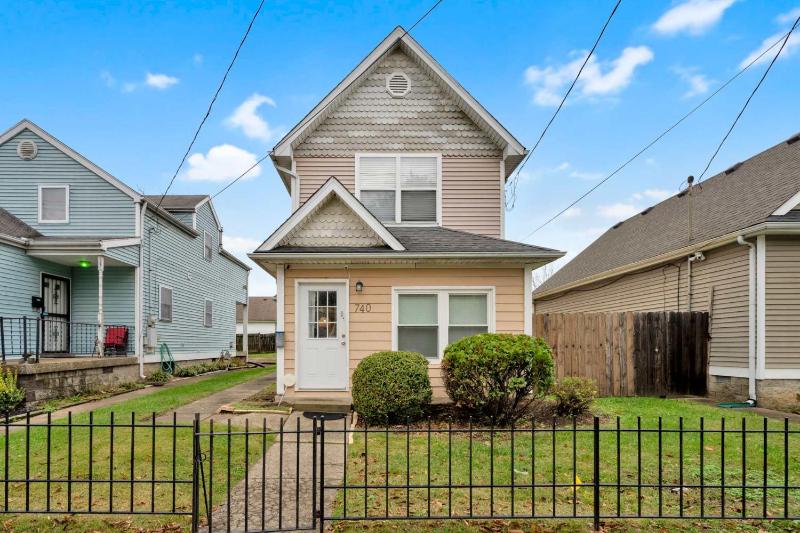 Central Louisville Gem - Near Airport & Top Spots - image 6