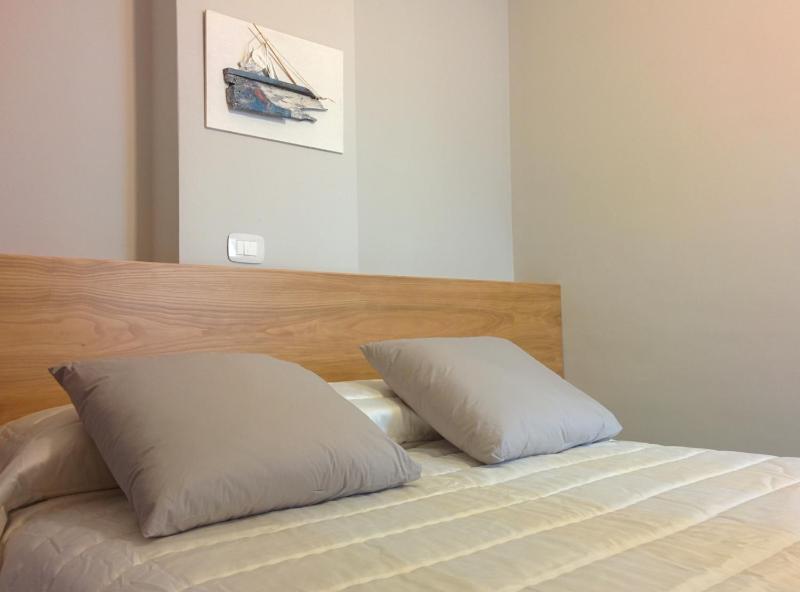 Economy Double or Twin Room image 2