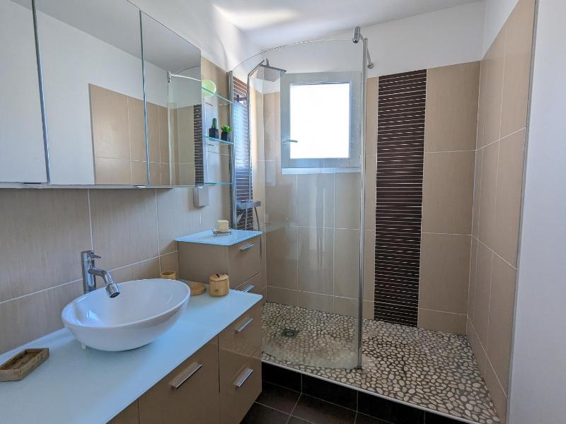 T3 76m² avec terrasse balcon à 100m de la plage d'Eyrac parking et WIFI - FR-1-420-154 - image 14