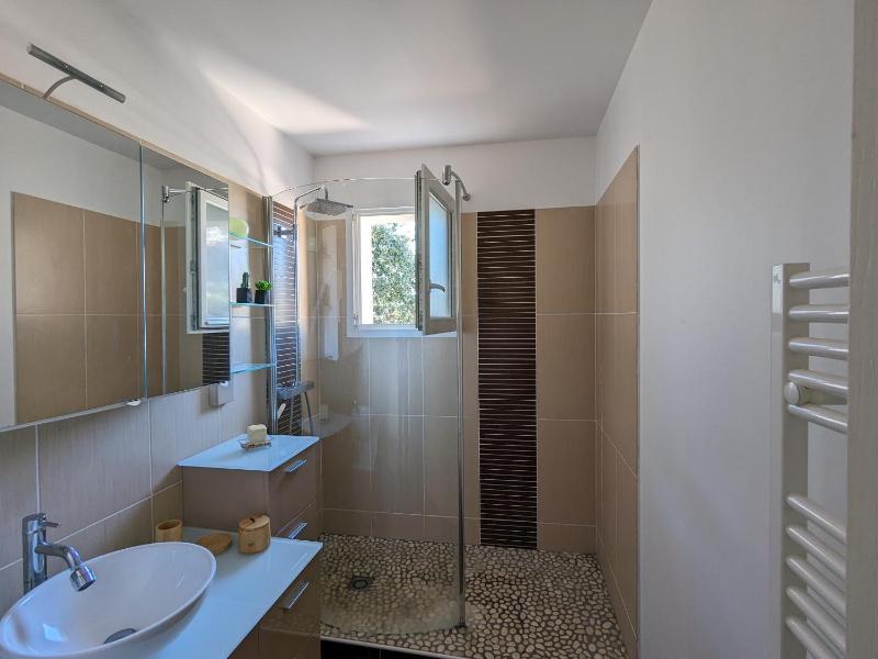 T3 76m² avec terrasse balcon à 100m de la plage d'Eyrac parking et WIFI - FR-1-420-154 - image 22
