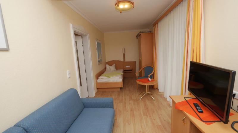 Single Room image 2