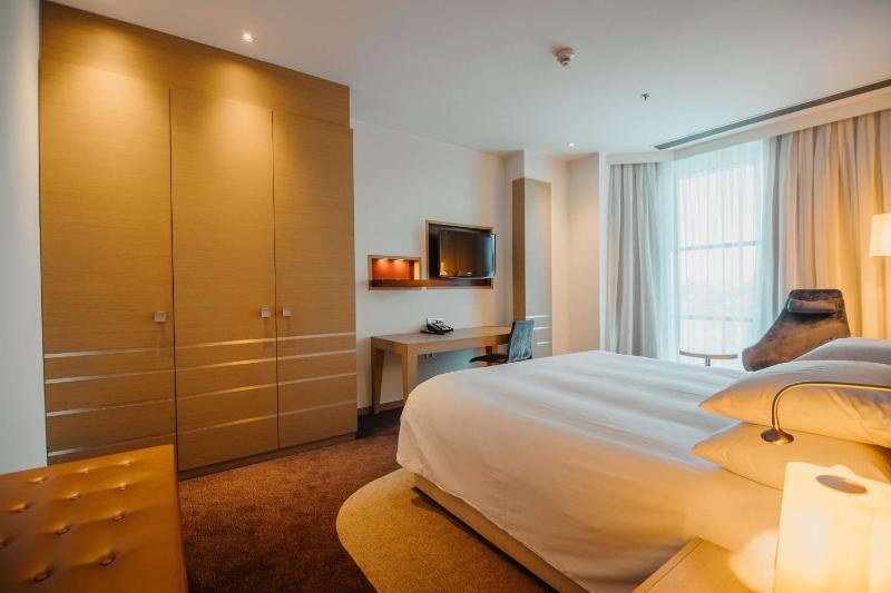 One-Bedroom King Suite image 3