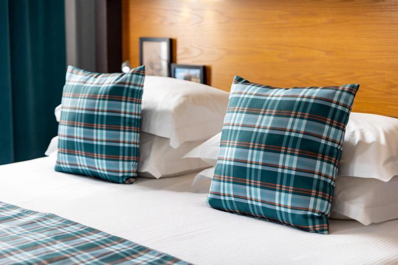 Executive Room image 3