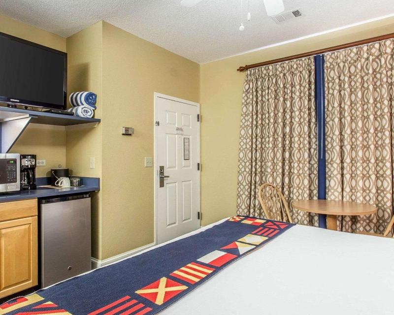 Double Room image 4
