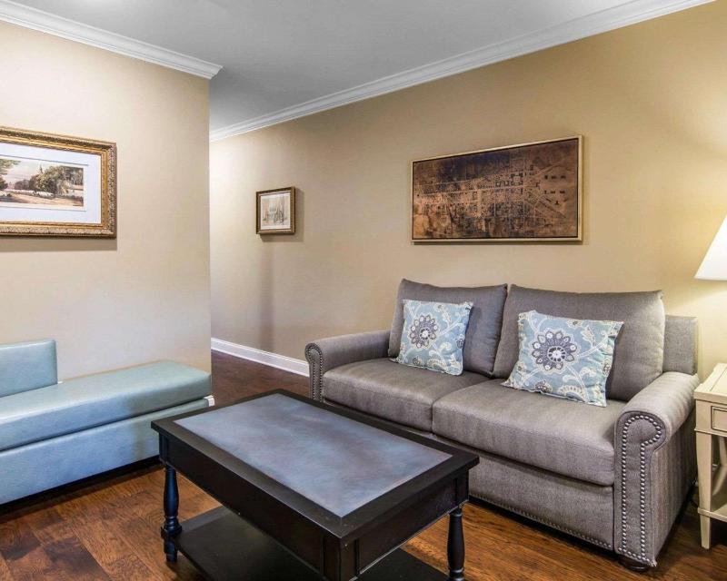One-Bedroom Villa image 3