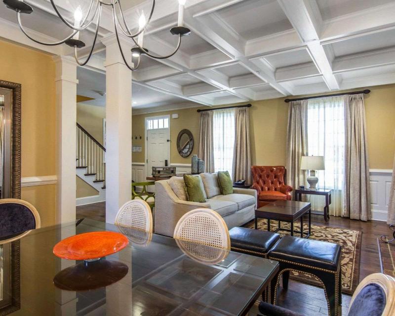 Three-Bedroom Presidential Suite image 2