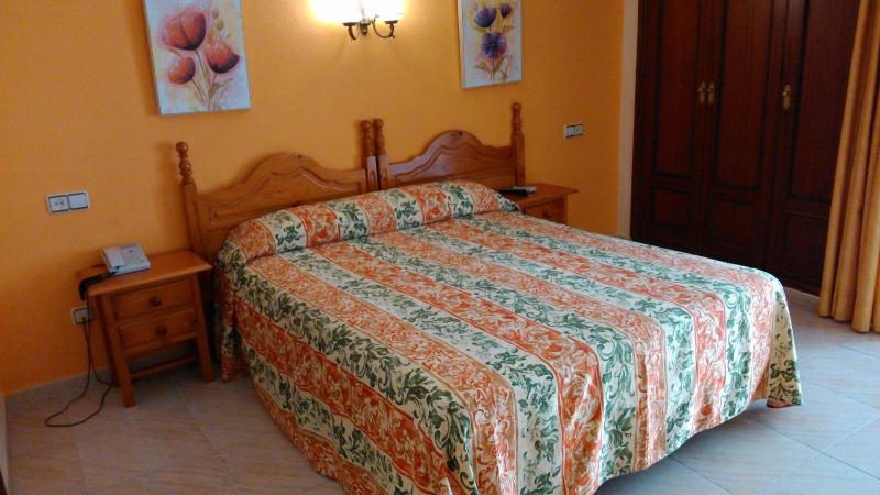 Double or Twin Room image 2