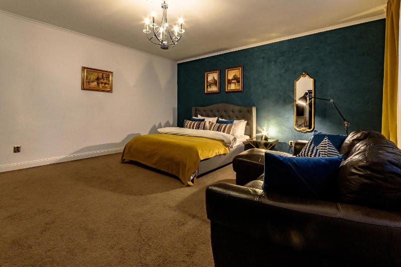 Apartment with Terrace image 3