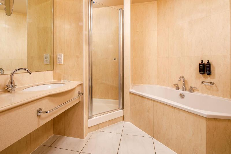 Superior Queen Room with Panoramic View image 3